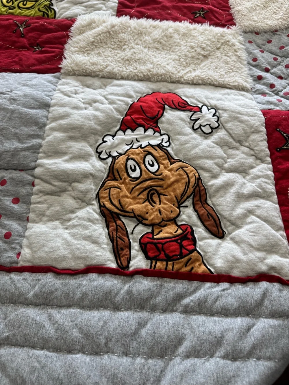 PB TEEN Dr. Seuss Christmas Grinch Patchwork Quilt and Sham Full/Queen